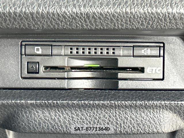 Toyota VOXY 2014-02 8343043-5