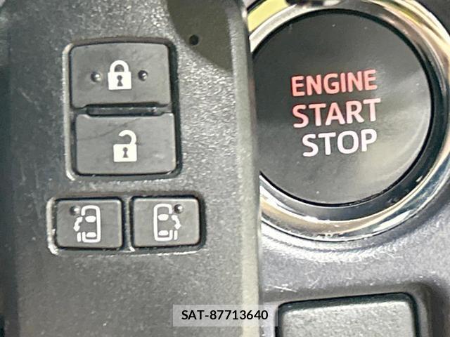 Toyota VOXY 2014-02 8343043-6