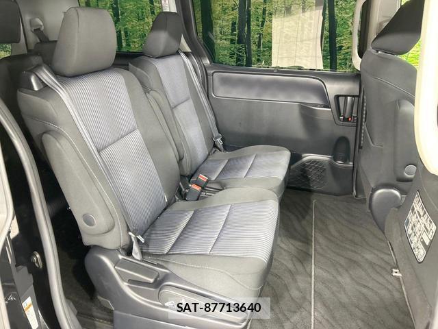 Toyota VOXY 2014-02 8343043-8