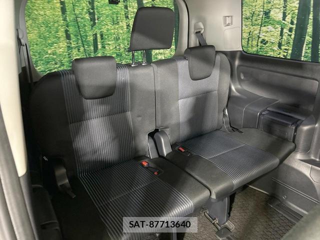 Toyota VOXY 2014-02 8343043-9