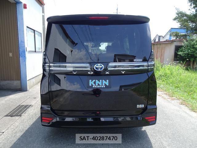 Toyota VOXY 2023-09 8343164-10