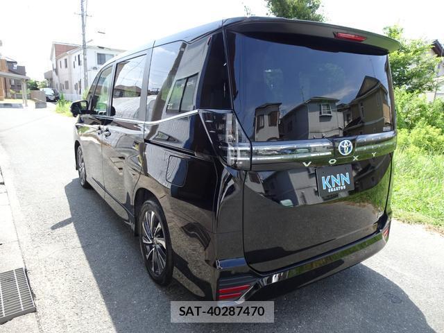Toyota VOXY 2023-09 8343164-11