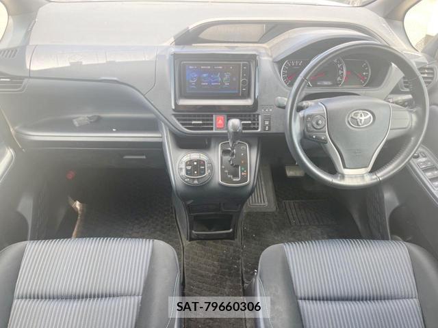 Toyota VOXY 2014-07 8343344-1