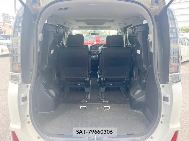 Toyota VOXY 2014-07 8343344-11