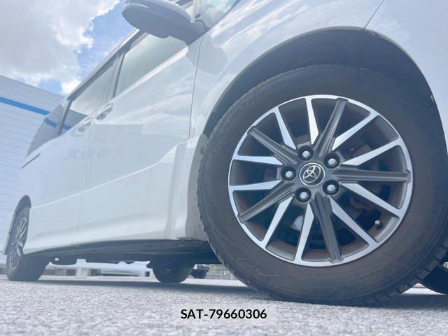 Toyota VOXY 2014-07 8343344-14