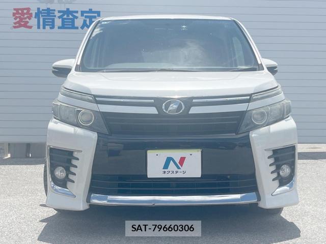 Toyota VOXY 2014-07 8343344-15
