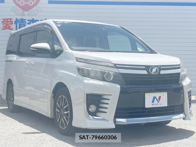 Toyota VOXY 2014-07 8343344-17