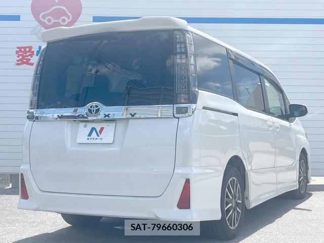 Toyota VOXY 2014-07 8343344-18