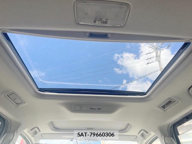 Toyota VOXY 2014-07 8343344-3