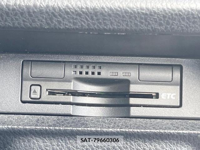 Toyota VOXY 2014-07 8343344-7