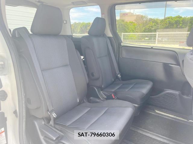Toyota VOXY 2014-07 8343344-9