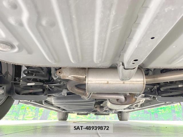 Toyota VOXY 2021-02 8343519-18