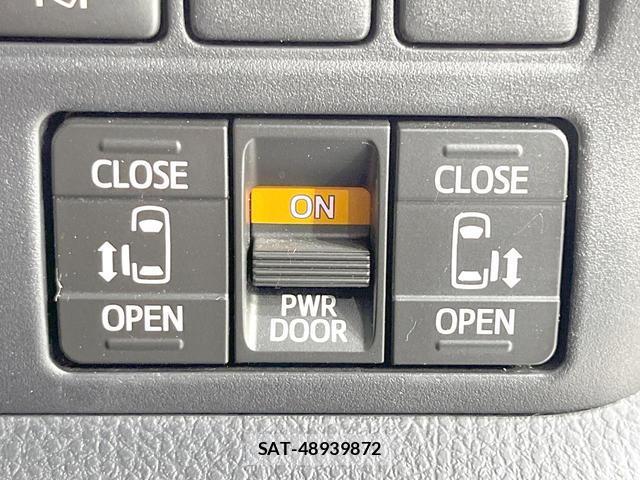 Toyota VOXY 2021-02 8343519-3