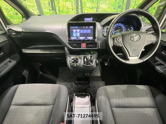 Toyota VOXY 2015-02 8343599-1