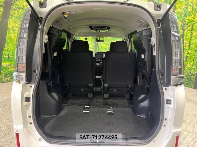 Toyota VOXY 2015-02 8343599-11