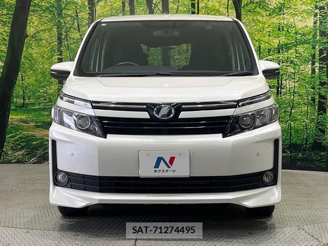 Toyota VOXY 2015-02 8343599-15