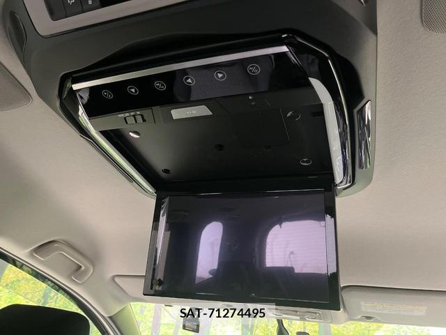 Toyota VOXY 2015-02 8343599-2