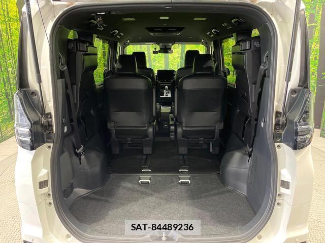 Toyota VOXY 2022-07 8343601-13