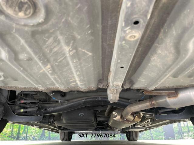 Toyota VOXY 2023-09 8343617-18