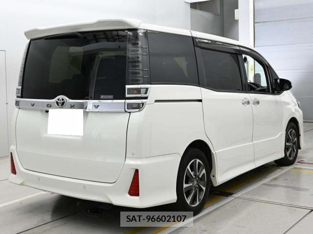 Toyota VOXY 2019-09 8343674-2
