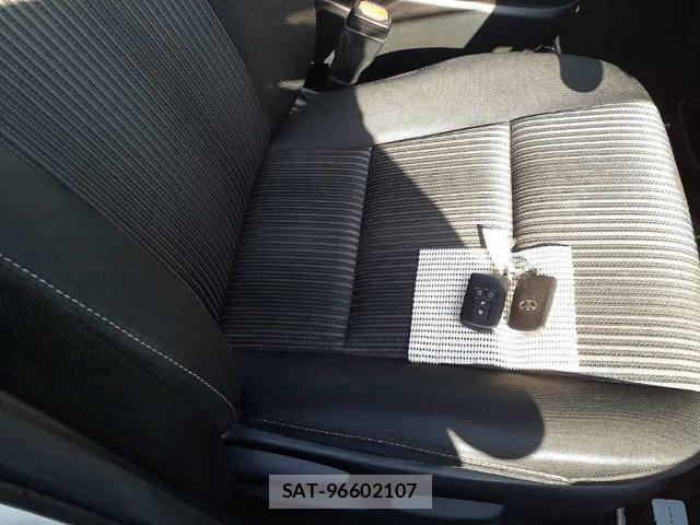 Toyota VOXY 2019-09 8343674-5