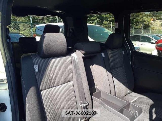Toyota VOXY 2019-09 8343674-6