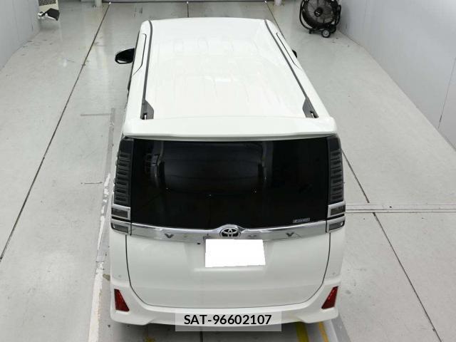 Toyota VOXY 2019-09 8343674-9