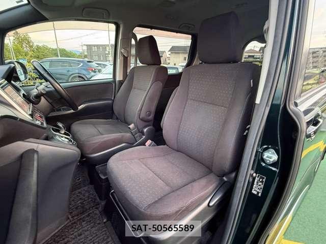 Toyota VOXY 2015-06 8343728-16