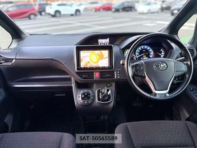 Toyota VOXY 2015-06 8343728-3