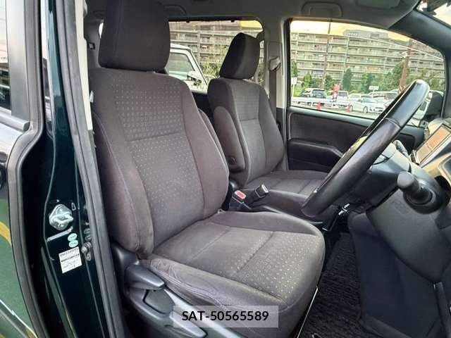 Toyota VOXY 2015-06 8343728-5