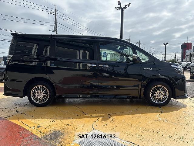 Toyota VOXY 2019-10 8343860-3
