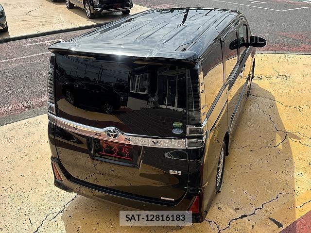 Toyota VOXY 2019-10 8343860-5