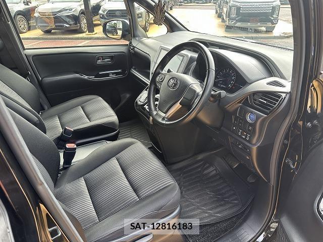 Toyota VOXY 2019-10 8343860-6