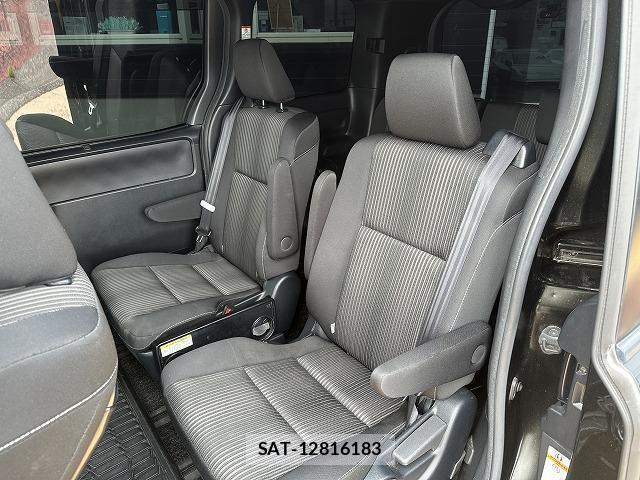 Toyota VOXY 2019-10 8343860-7