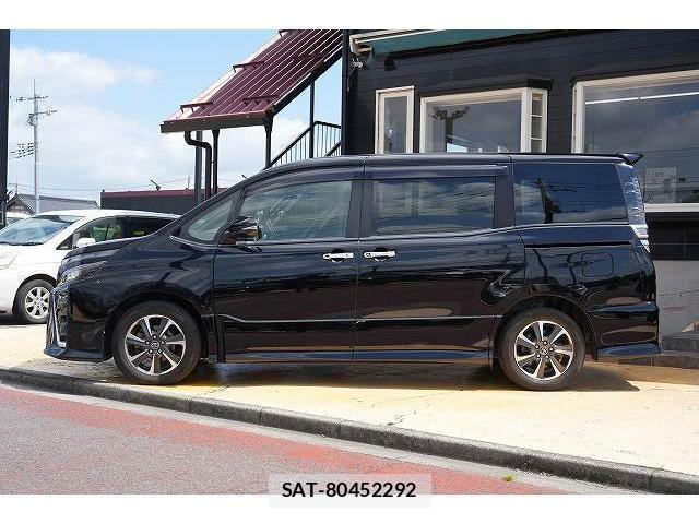 Toyota VOXY 2017-09 8343862-18