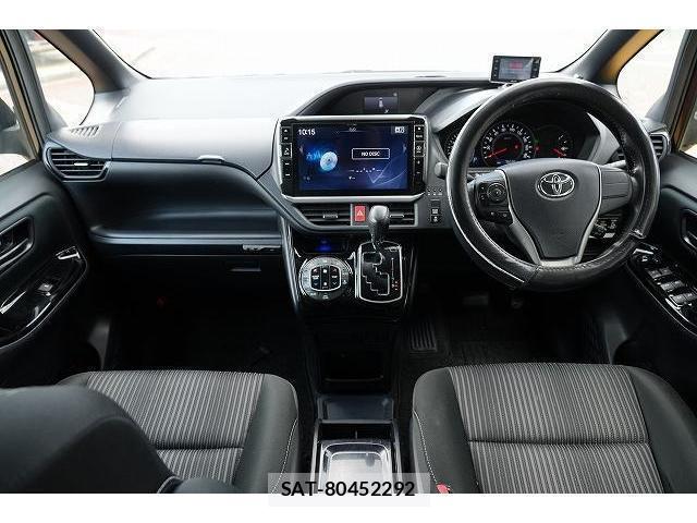 Toyota VOXY 2017-09 8343862-2