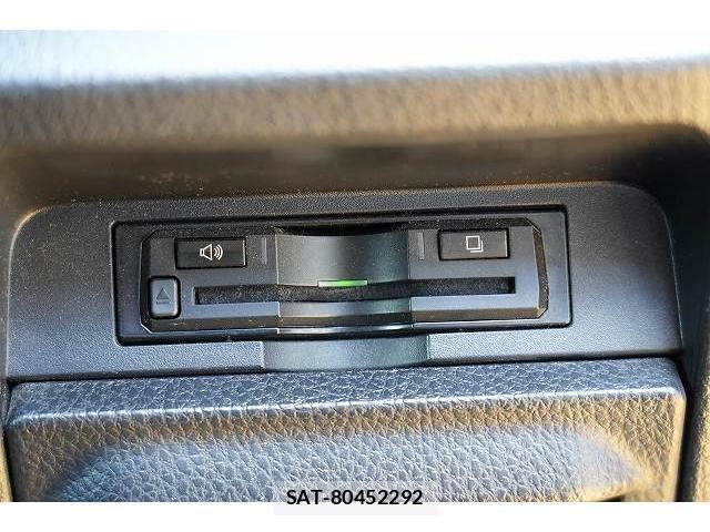 Toyota VOXY 2017-09 8343862-8