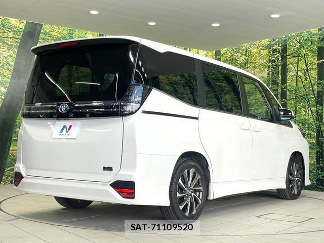 Toyota VOXY 2024-07 8343867-17