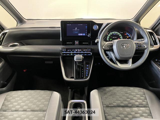 Toyota VOXY 2023-02 8344127-1