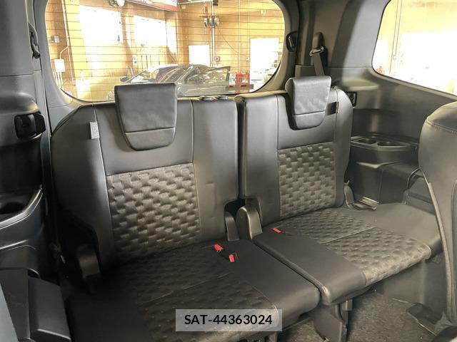Toyota VOXY 2023-02 8344127-15