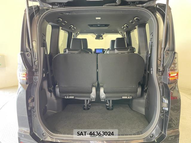 Toyota VOXY 2023-02 8344127-16