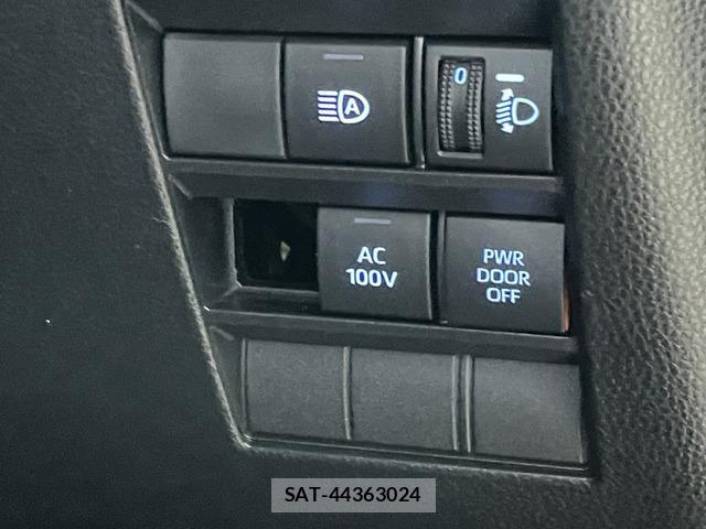 Toyota VOXY 2023-02 8344127-4