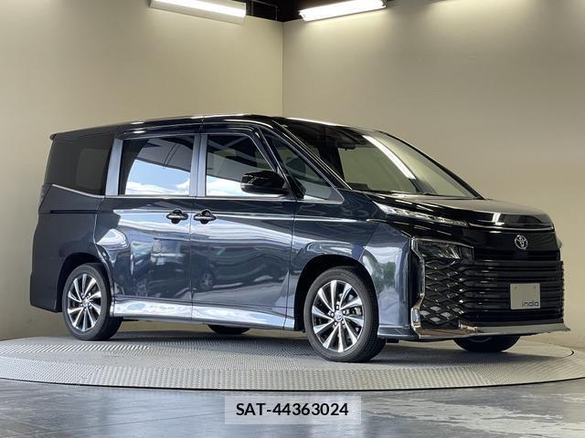 Toyota VOXY 2023-02 8344127-8