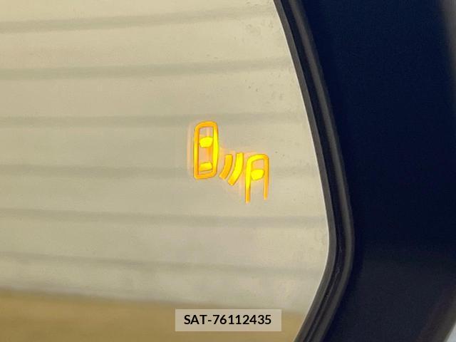 Toyota VOXY 2025-04 8344249-6