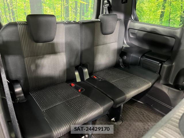 Toyota VOXY 2017-09 8344280-10