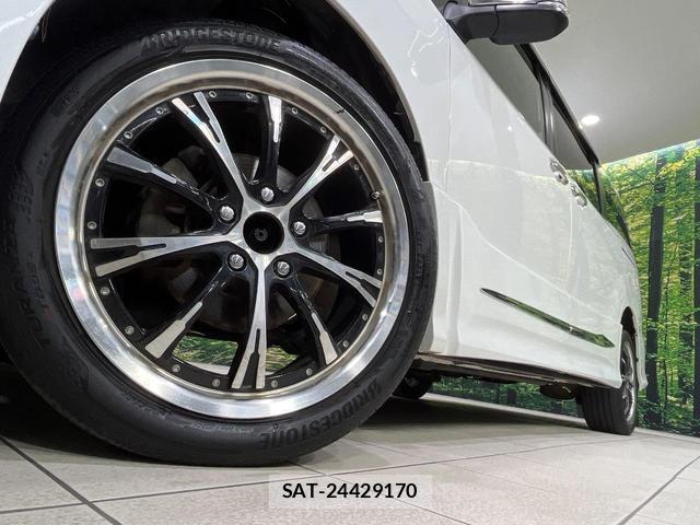 Toyota VOXY 2017-09 8344280-14