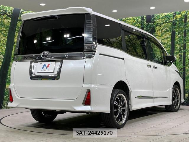 Toyota VOXY 2017-09 8344280-18