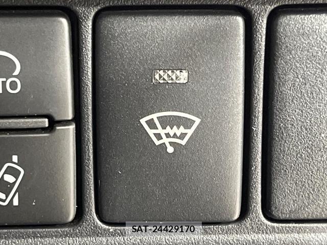 Toyota VOXY 2017-09 8344280-2