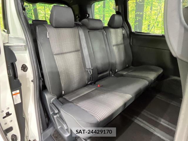 Toyota VOXY 2017-09 8344280-9