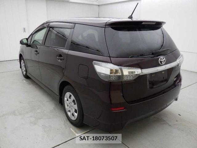 Toyota WISH 2017-05 8342608-1
